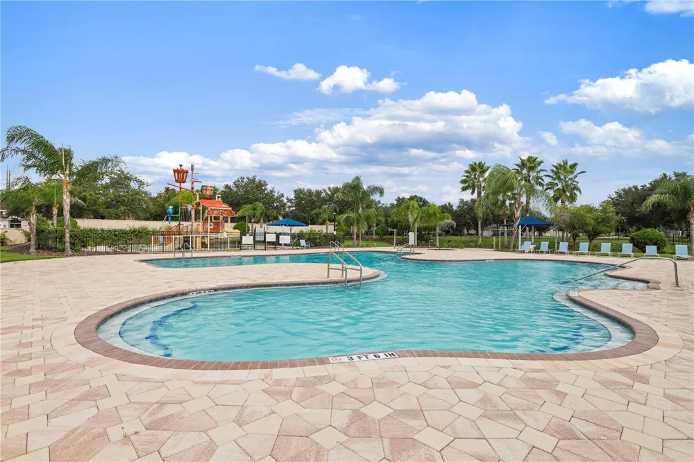 17527 BRIGHT WHEAT DRIVE Lithia, FL 33547