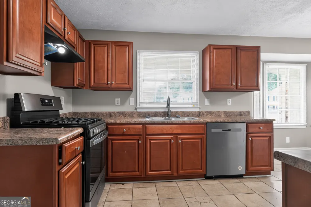 5151 Tara Creek DR Ellenwood, GA 30294