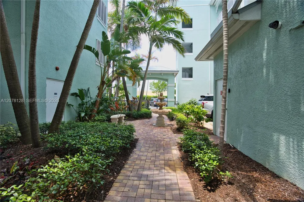 815 NW Flagler Ave #305 Stuart, FL 34994