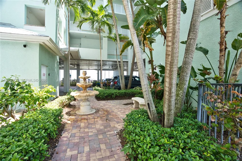 815 NW Flagler Ave #305 Stuart, FL 34994