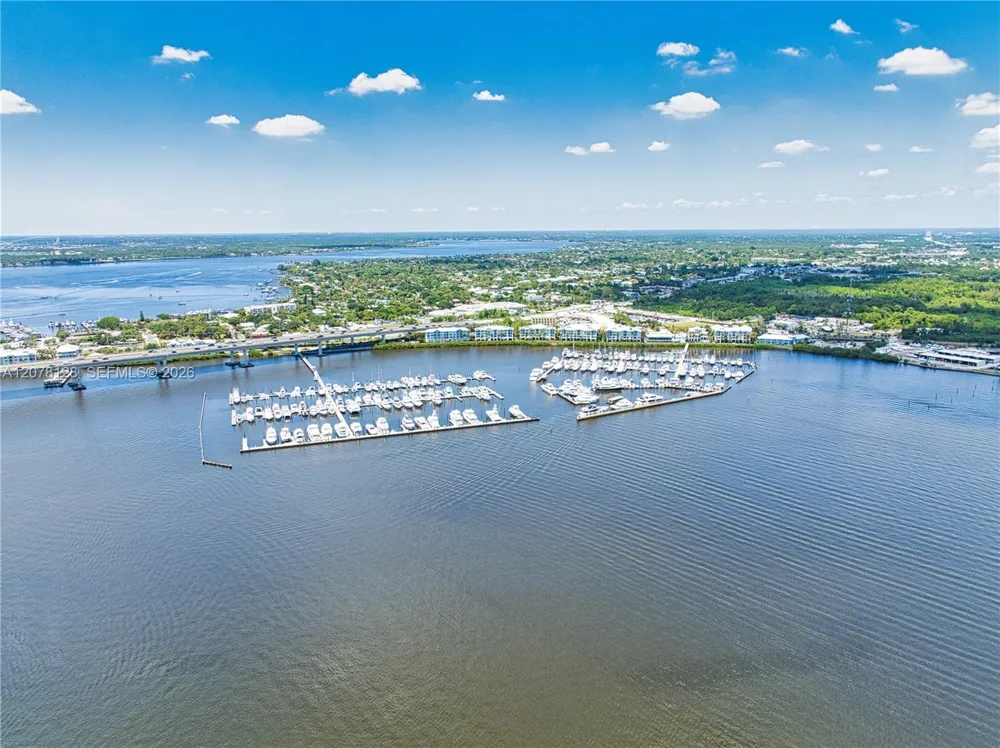 815 NW Flagler Ave #305 Stuart, FL 34994
