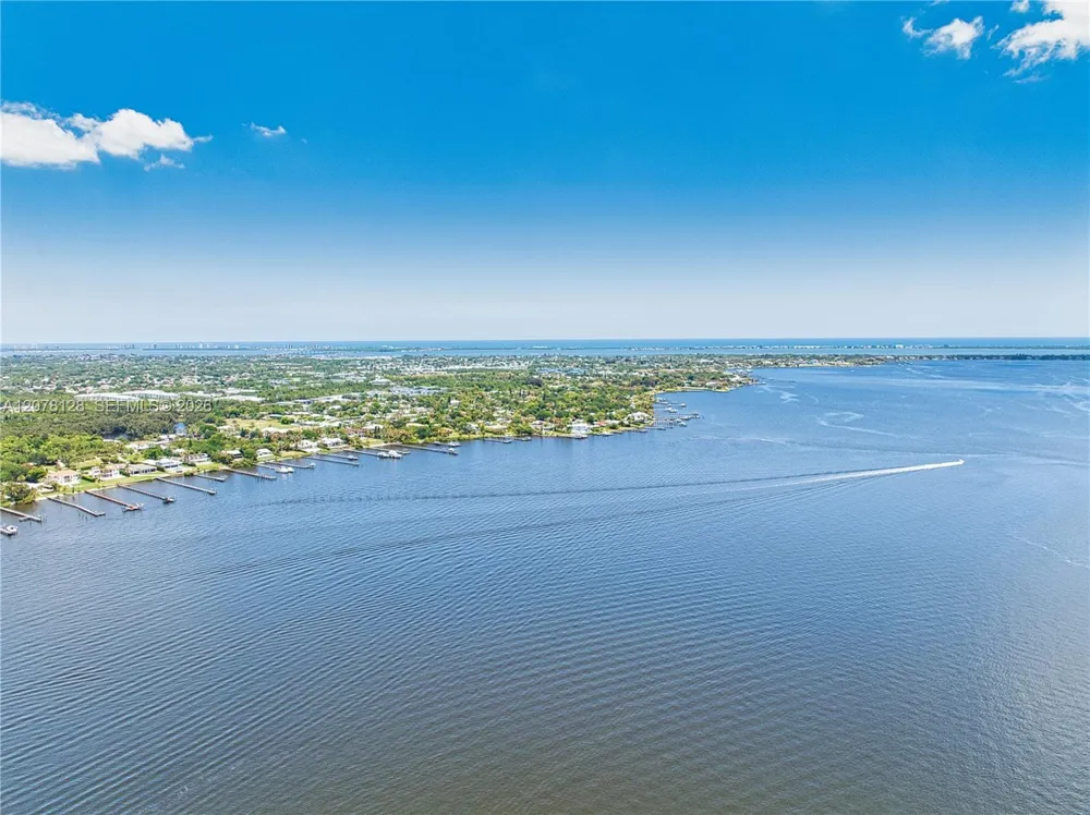 815 NW Flagler Ave #305 Stuart, FL 34994