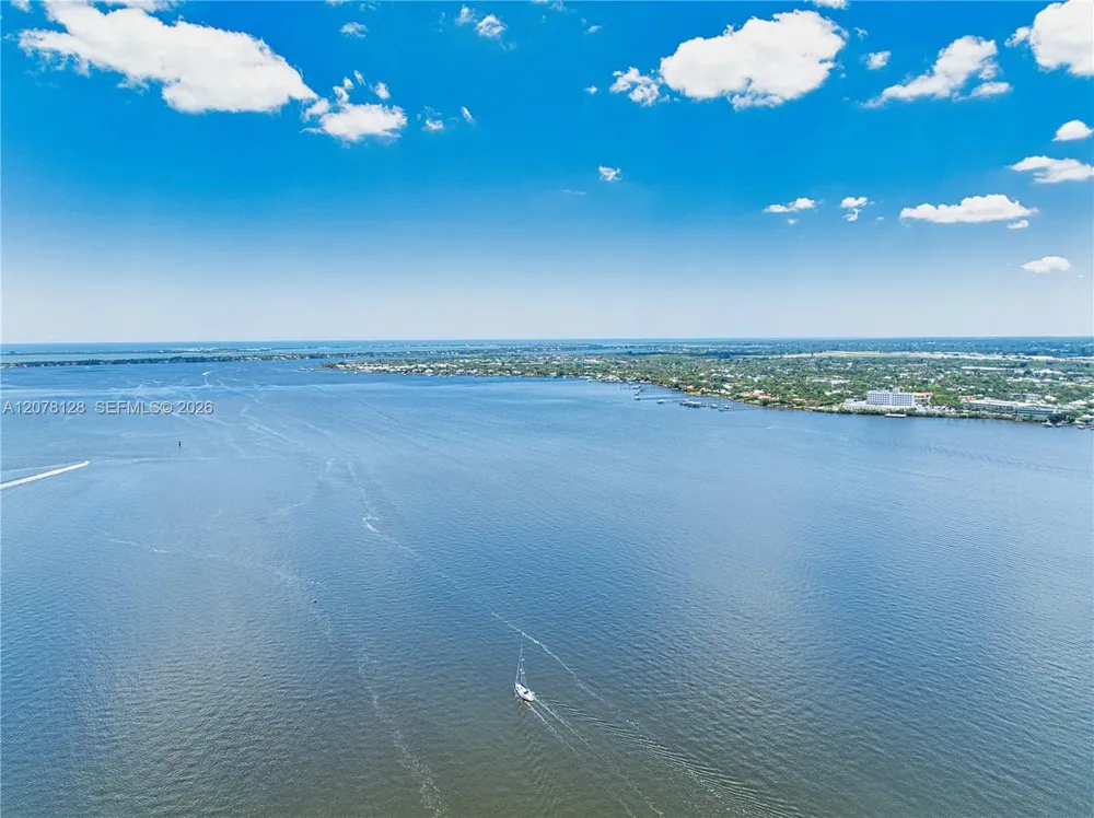 815 NW Flagler Ave #305 Stuart, FL 34994