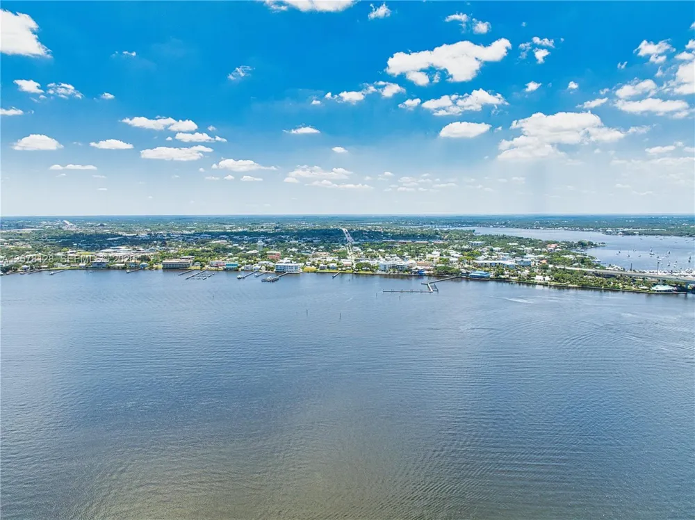 815 NW Flagler Ave #305 Stuart, FL 34994
