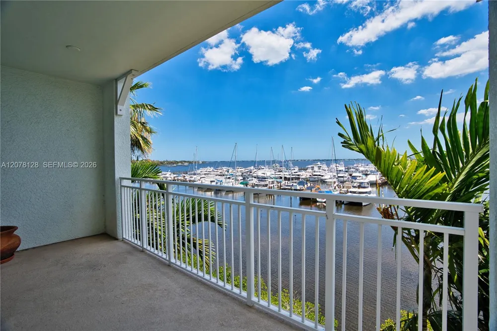 815 NW Flagler Ave #305 Stuart, FL 34994