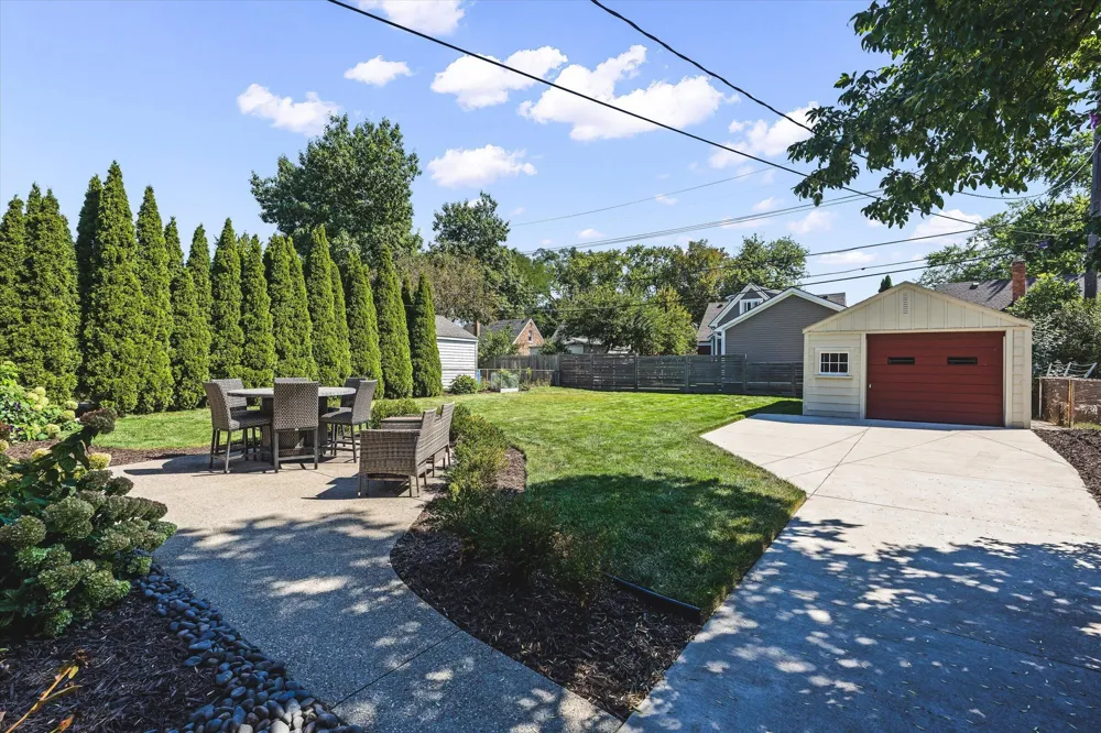 4608 Robinwood Avenue Royal Oak City, MI 48073