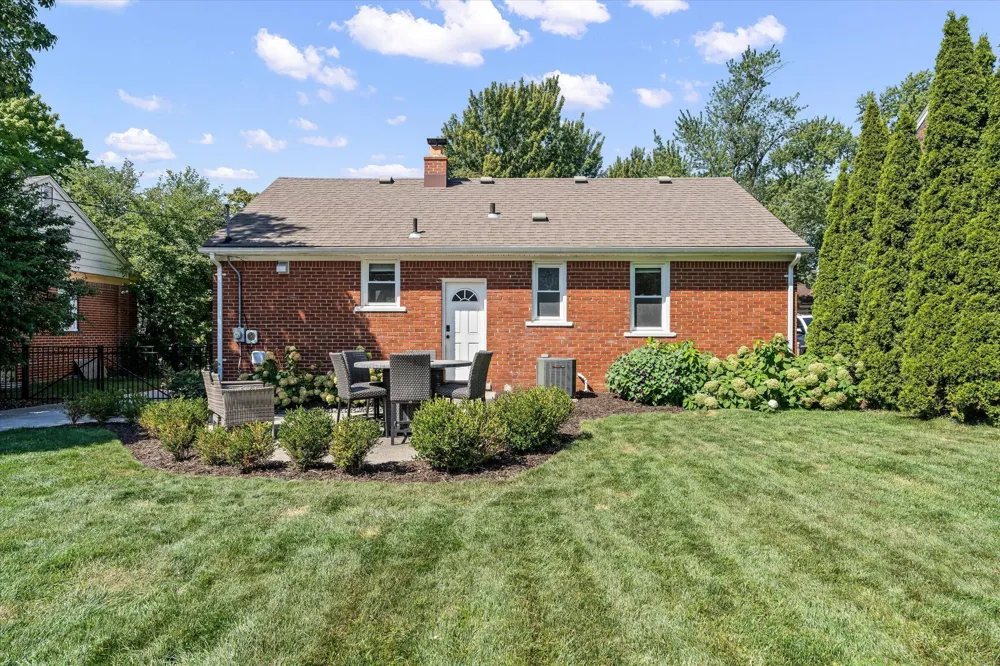4608 Robinwood Avenue Royal Oak City, MI 48073