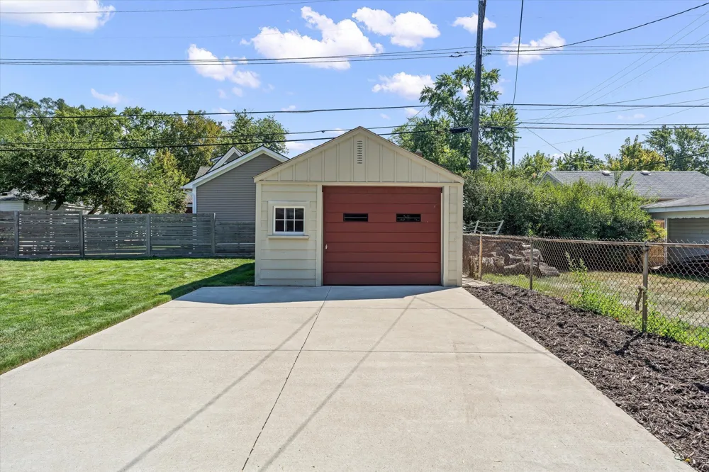 4608 Robinwood Avenue Royal Oak City, MI 48073