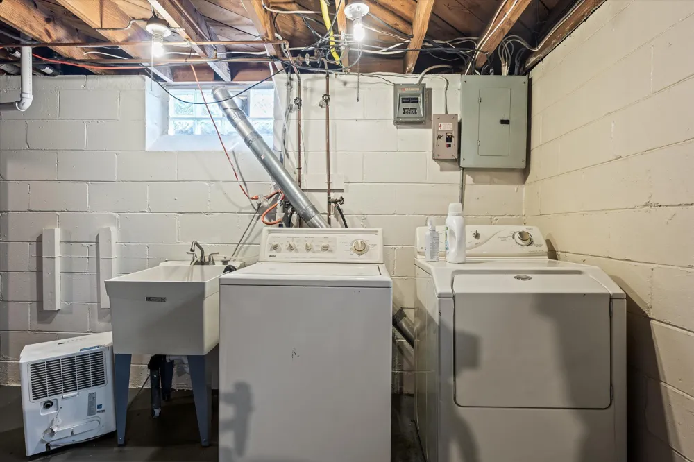 4608 Robinwood Avenue Royal Oak City, MI 48073