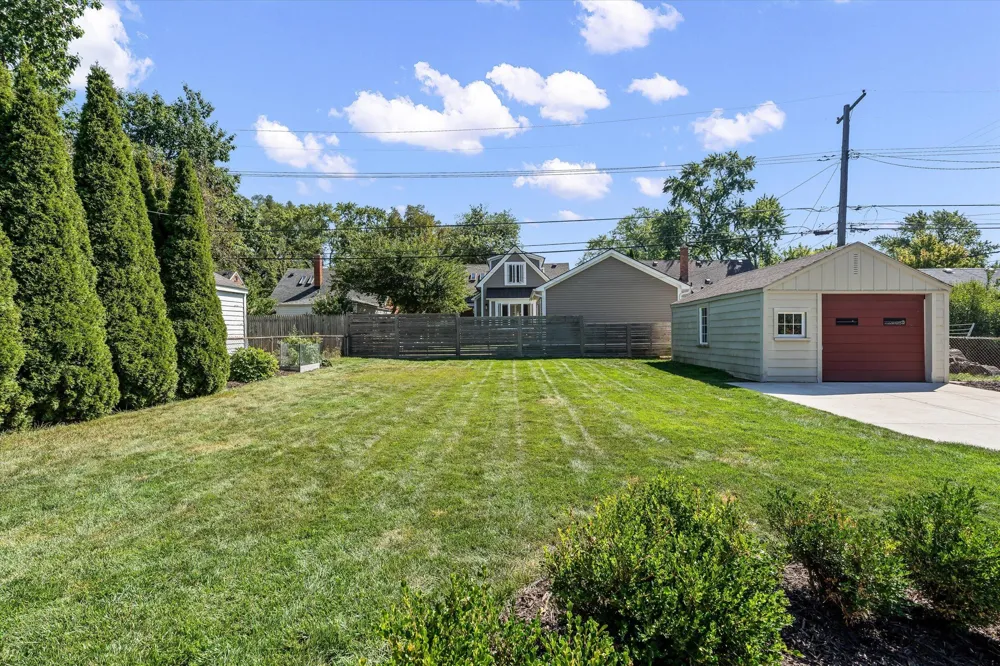 4608 Robinwood Avenue Royal Oak City, MI 48073