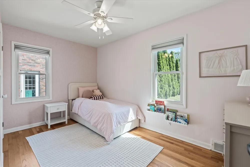 4608 Robinwood Avenue Royal Oak City, MI 48073