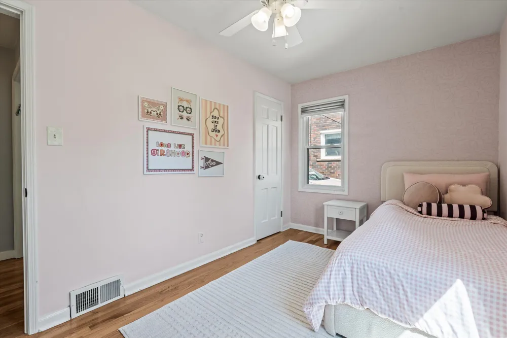 4608 Robinwood Avenue Royal Oak City, MI 48073