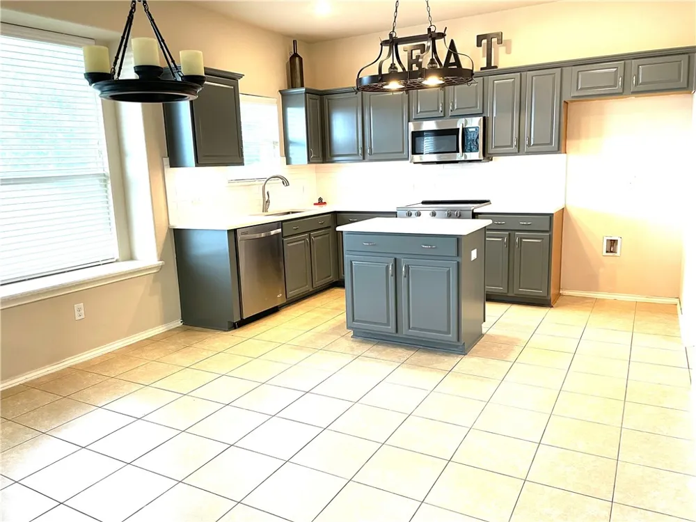 1010 Aiken Drive Leander, TX 78641
