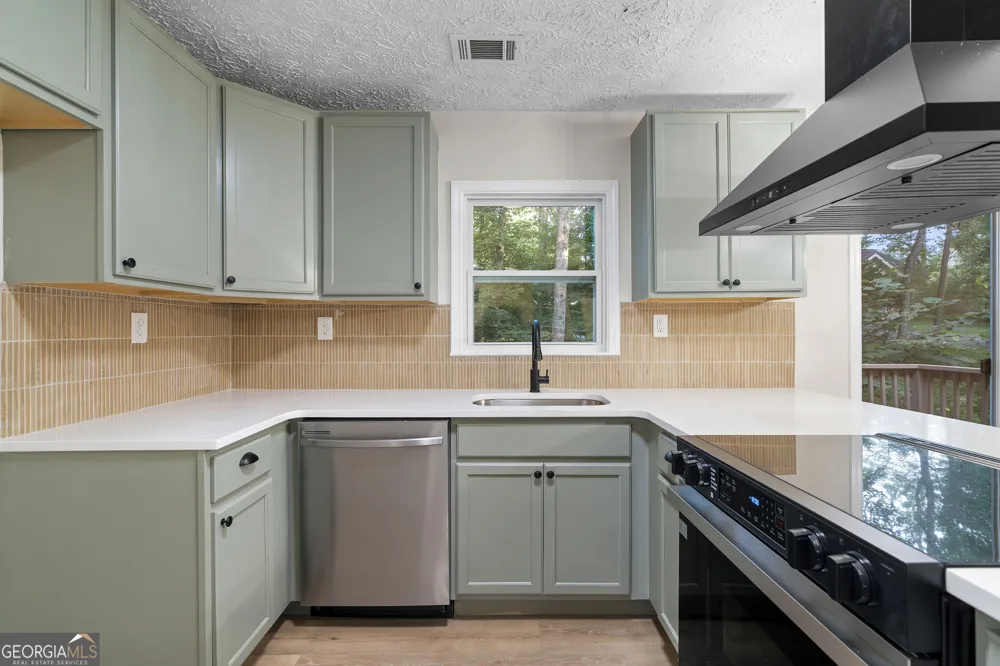 63 Moss RD Dawsonville, GA 30534