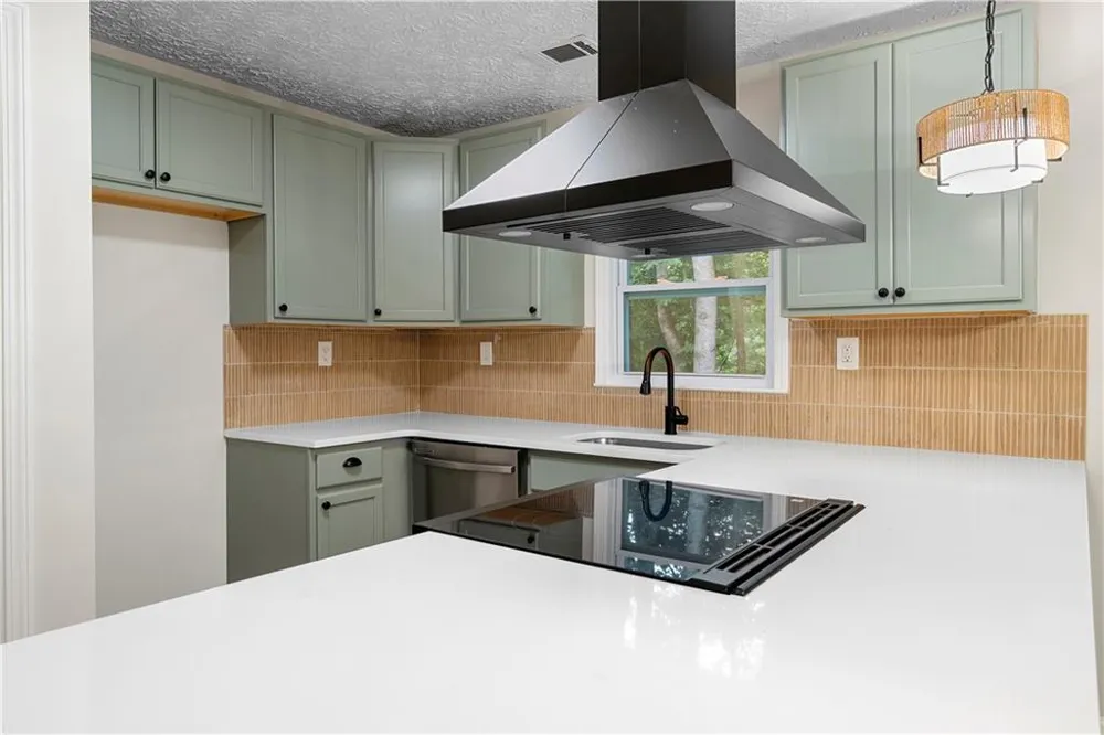 63 Moss Road Dawsonville, GA 30534