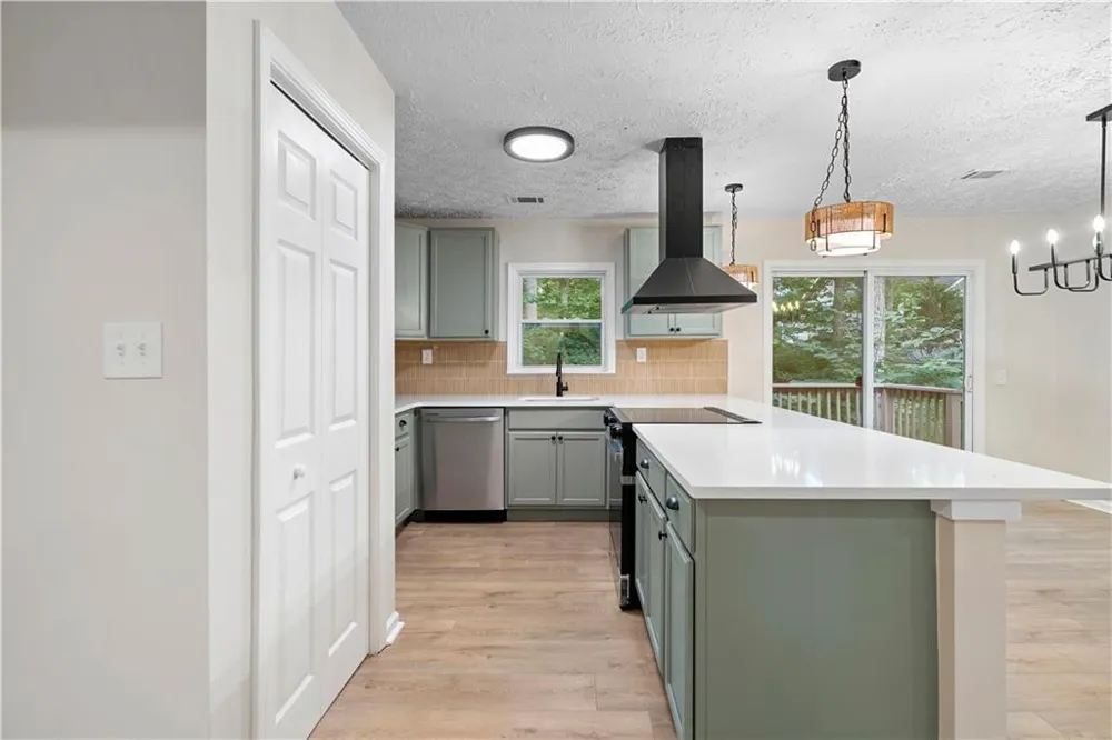 63 Moss Road Dawsonville, GA 30534