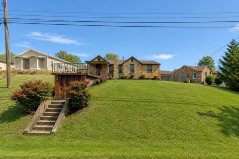 932 Boyds Creek Hwy