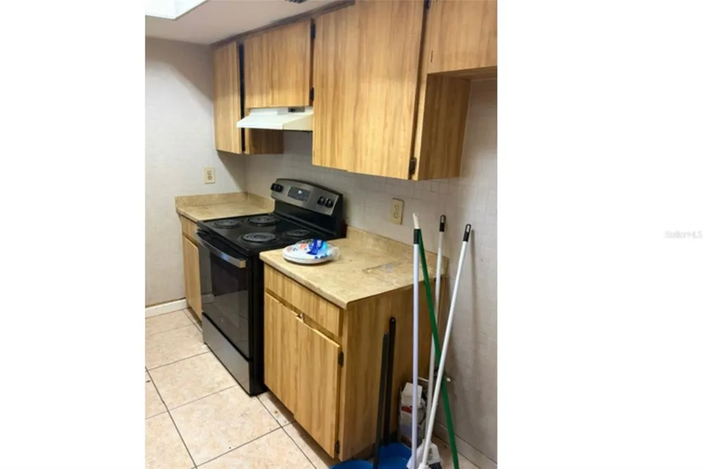5216 LANDSMAN AVENUE Tampa, FL 33625