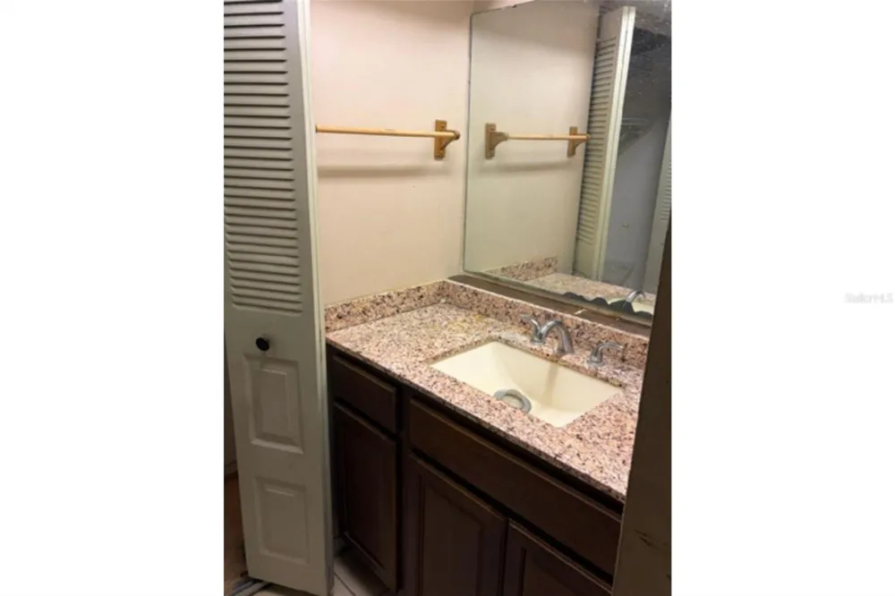 5216 LANDSMAN AVENUE Tampa, FL 33625