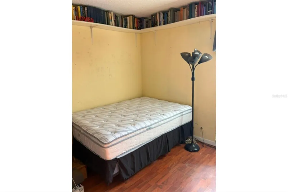 5216 LANDSMAN AVENUE Tampa, FL 33625