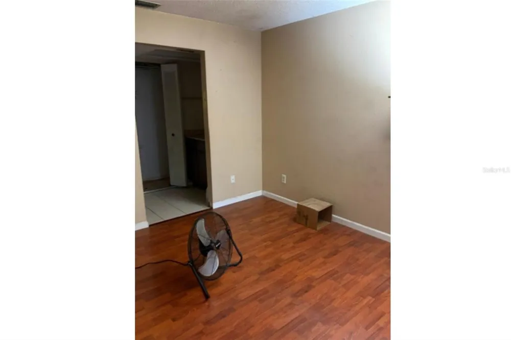 5216 LANDSMAN AVENUE Tampa, FL 33625