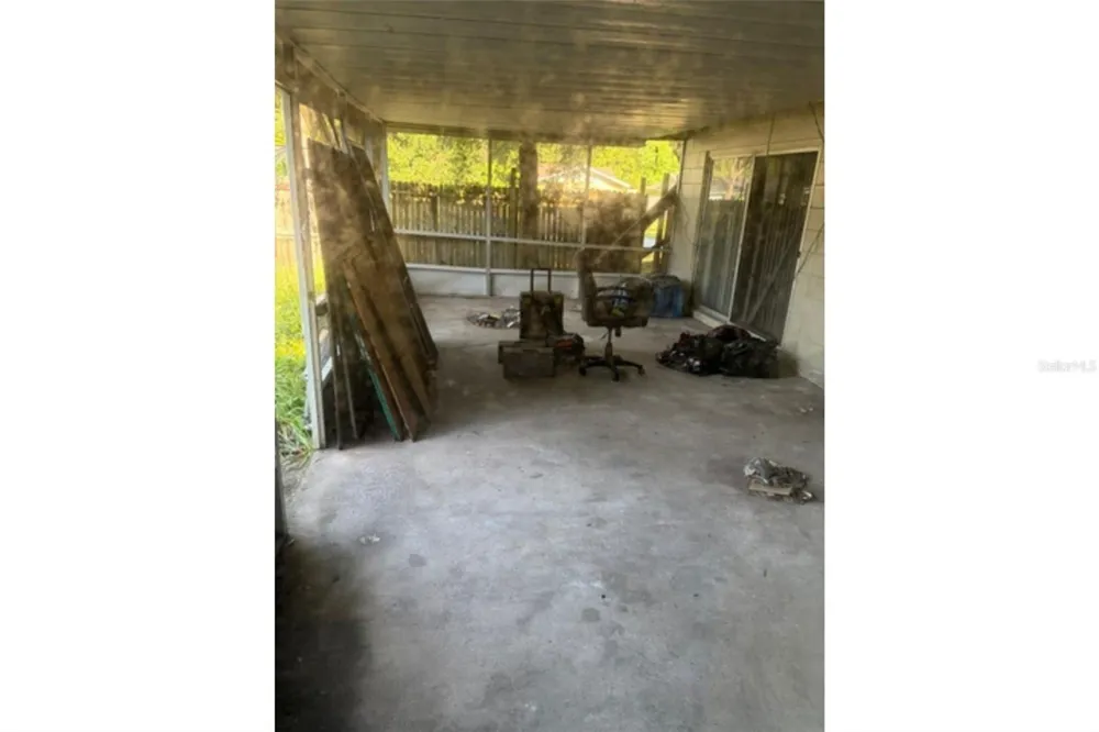 5216 LANDSMAN AVENUE Tampa, FL 33625