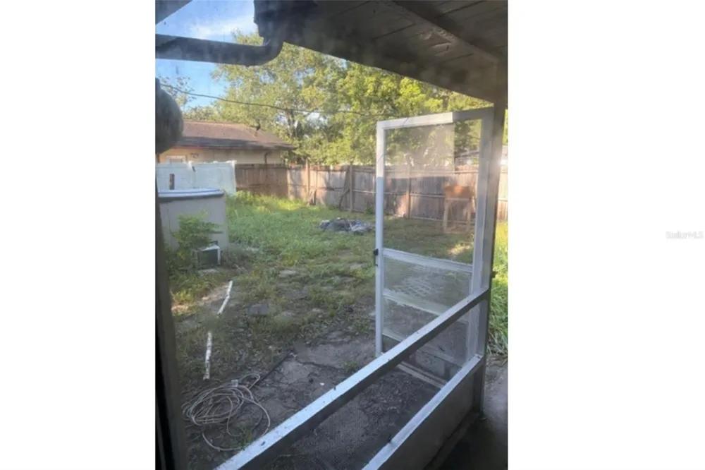 5216 LANDSMAN AVENUE Tampa, FL 33625