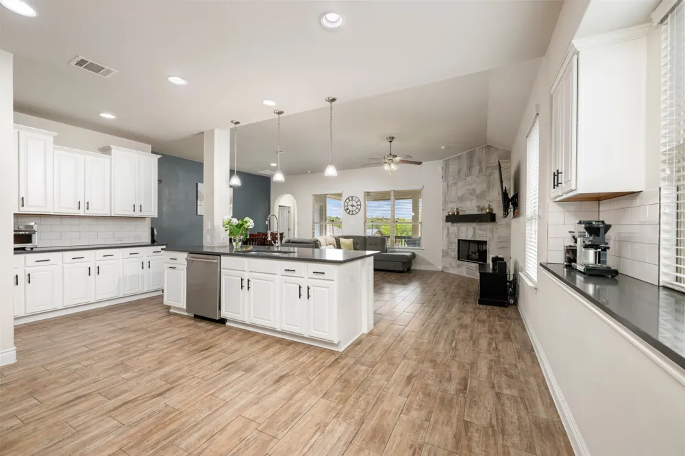 175 Mount Ellen Street Hutto, TX 78634