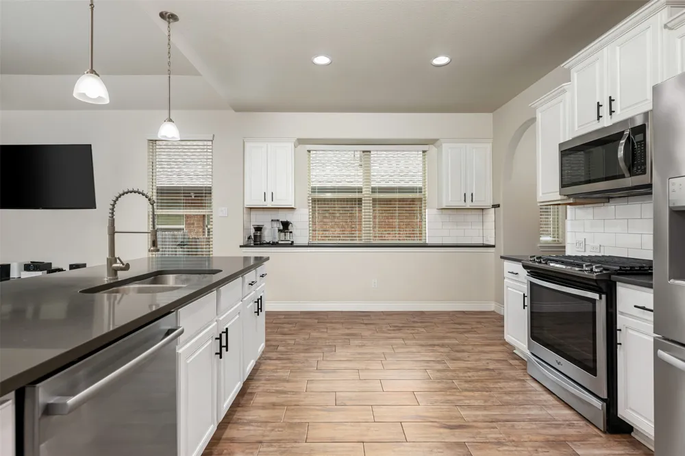 175 Mount Ellen Street Hutto, TX 78634