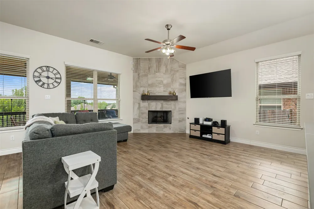175 Mount Ellen Street Hutto, TX 78634