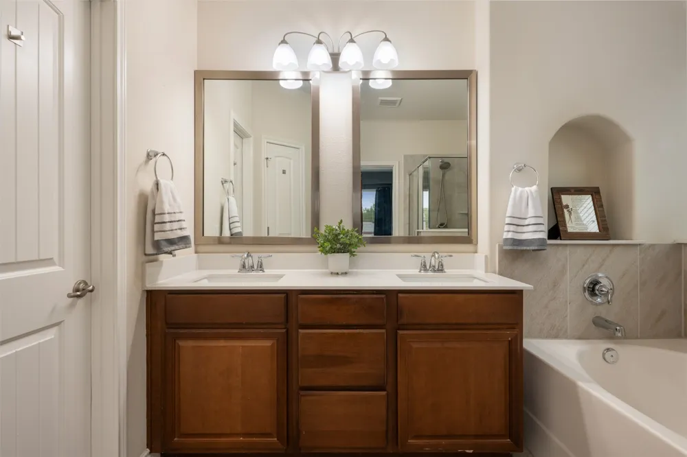 175 Mount Ellen Street Hutto, TX 78634