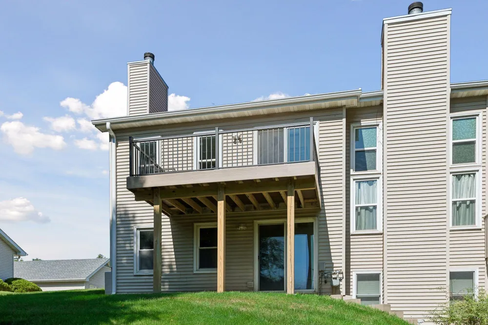 10237 Arrowwood Drive Eden Prairie, MN 55347
