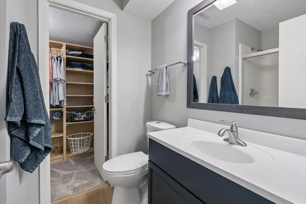 10237 Arrowwood Drive Eden Prairie, MN 55347