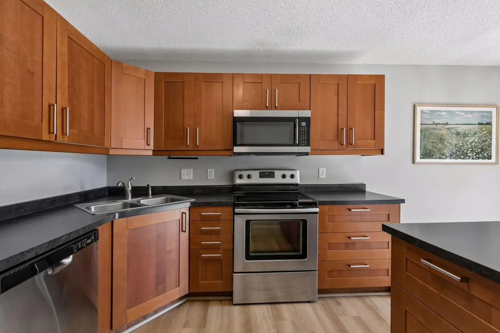 10237 Arrowwood Drive Eden Prairie, MN 55347