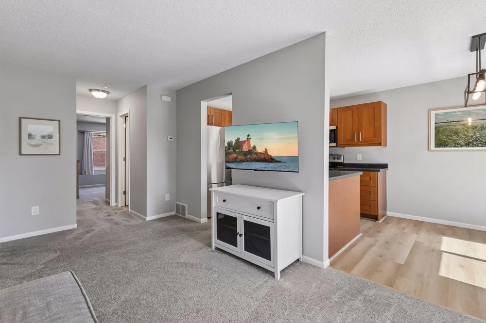 10237 Arrowwood Drive Eden Prairie, MN 55347