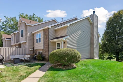 10237 Arrowwood Drive