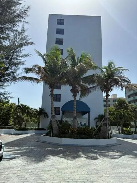 1500 OCEAN BOULEVARD #901