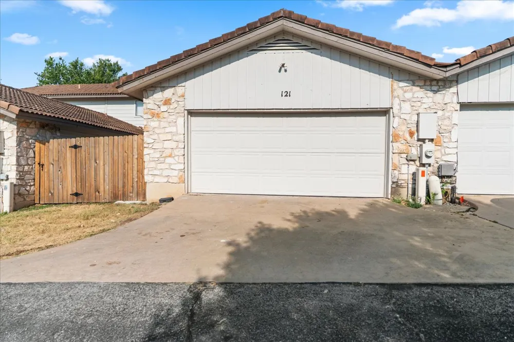 2217 Onion Creek Parkway #121 Austin, TX 78747
