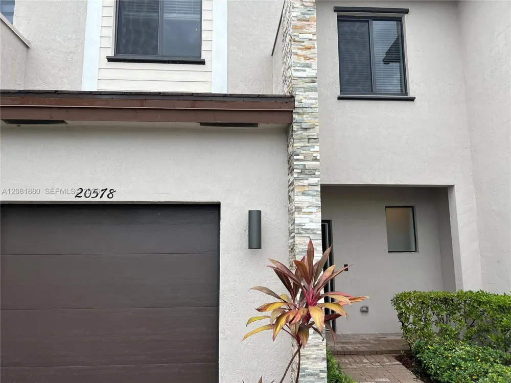20578 NE 2nd Ct Miami, FL 33179