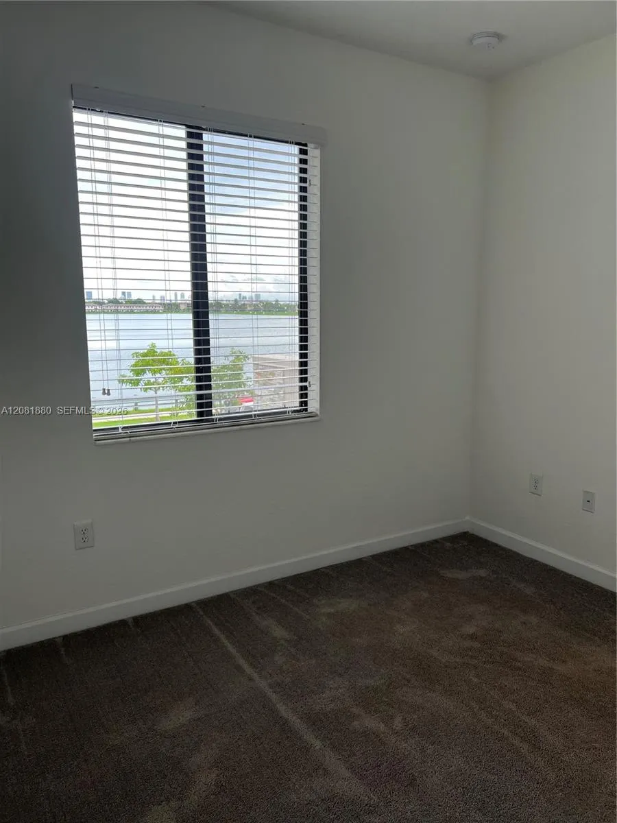 20578 NE 2nd Ct Miami, FL 33179