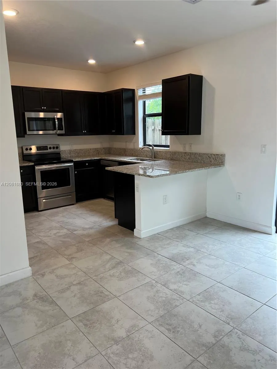 20578 NE 2nd Ct Miami, FL 33179