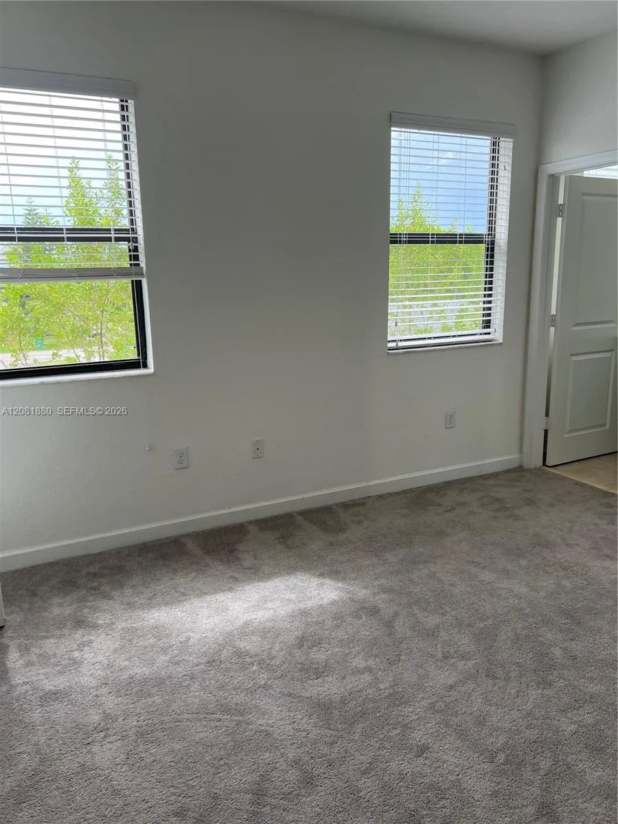 20578 NE 2nd Ct Miami, FL 33179