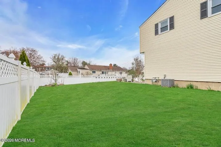 19 Fieldstone Lane Ocean, NJ 07712
