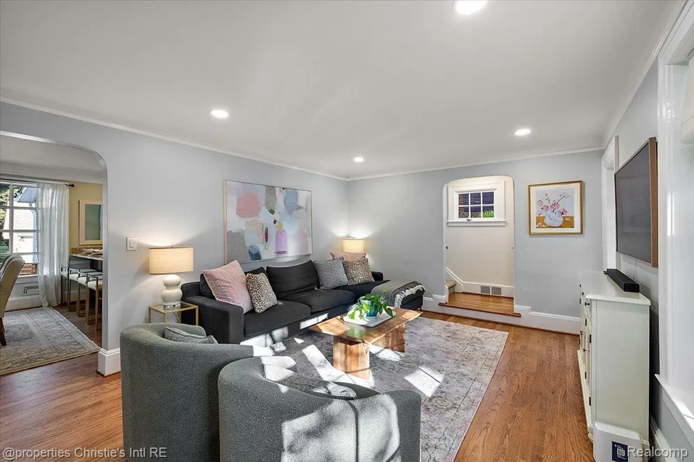 788 Rivard Boulevard Grosse Pointe City, MI 48230