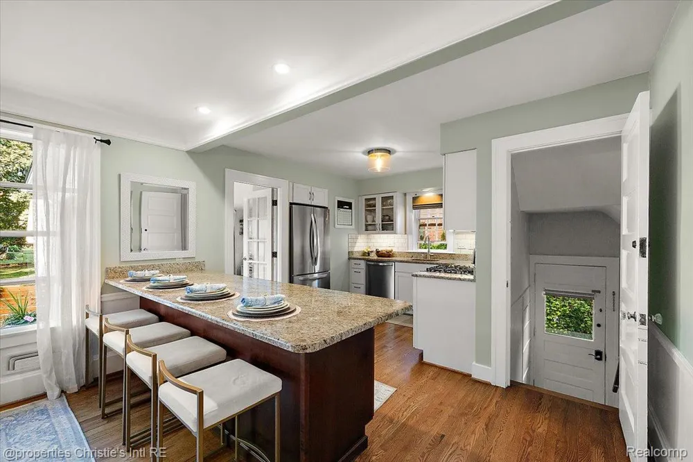 788 Rivard Boulevard Grosse Pointe City, MI 48230