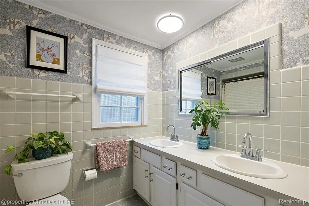 788 Rivard Boulevard Grosse Pointe City, MI 48230