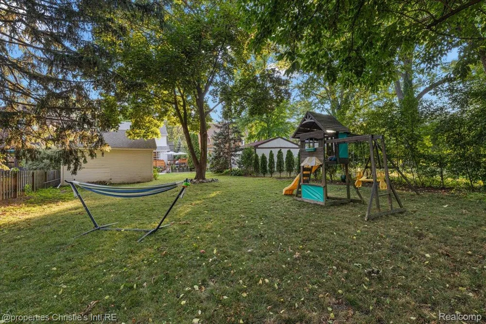 788 Rivard Boulevard Grosse Pointe City, MI 48230
