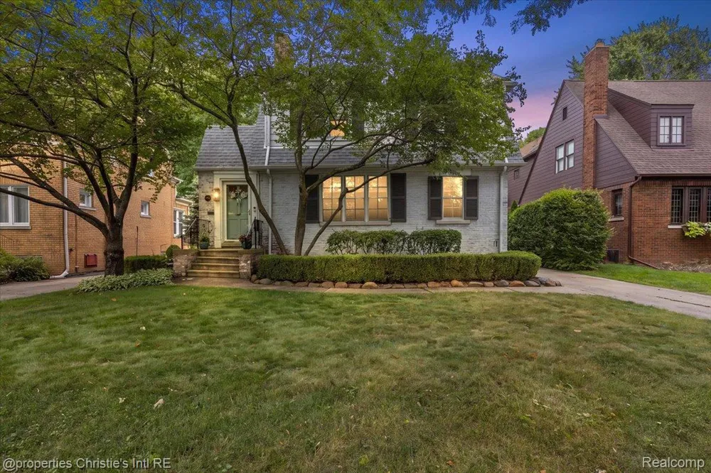 788 Rivard Boulevard Grosse Pointe City, MI 48230