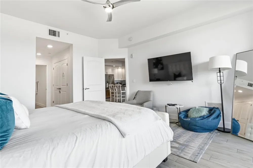 19519 GULF BOULEVARD #403 Indian Shores, FL 33785