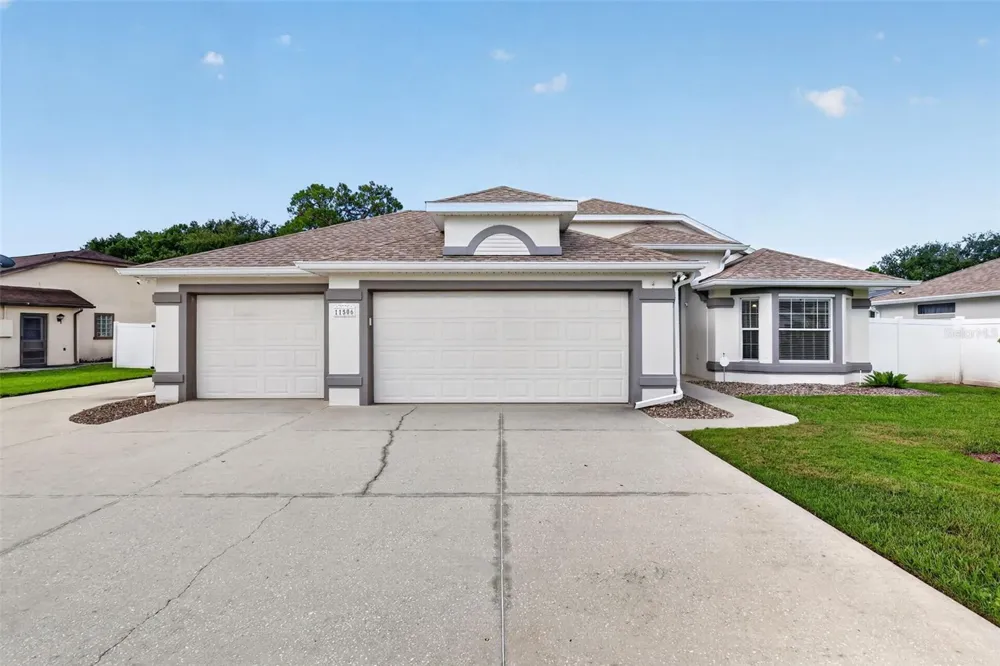 11506 LAKE DR Leesburg, FL 34788